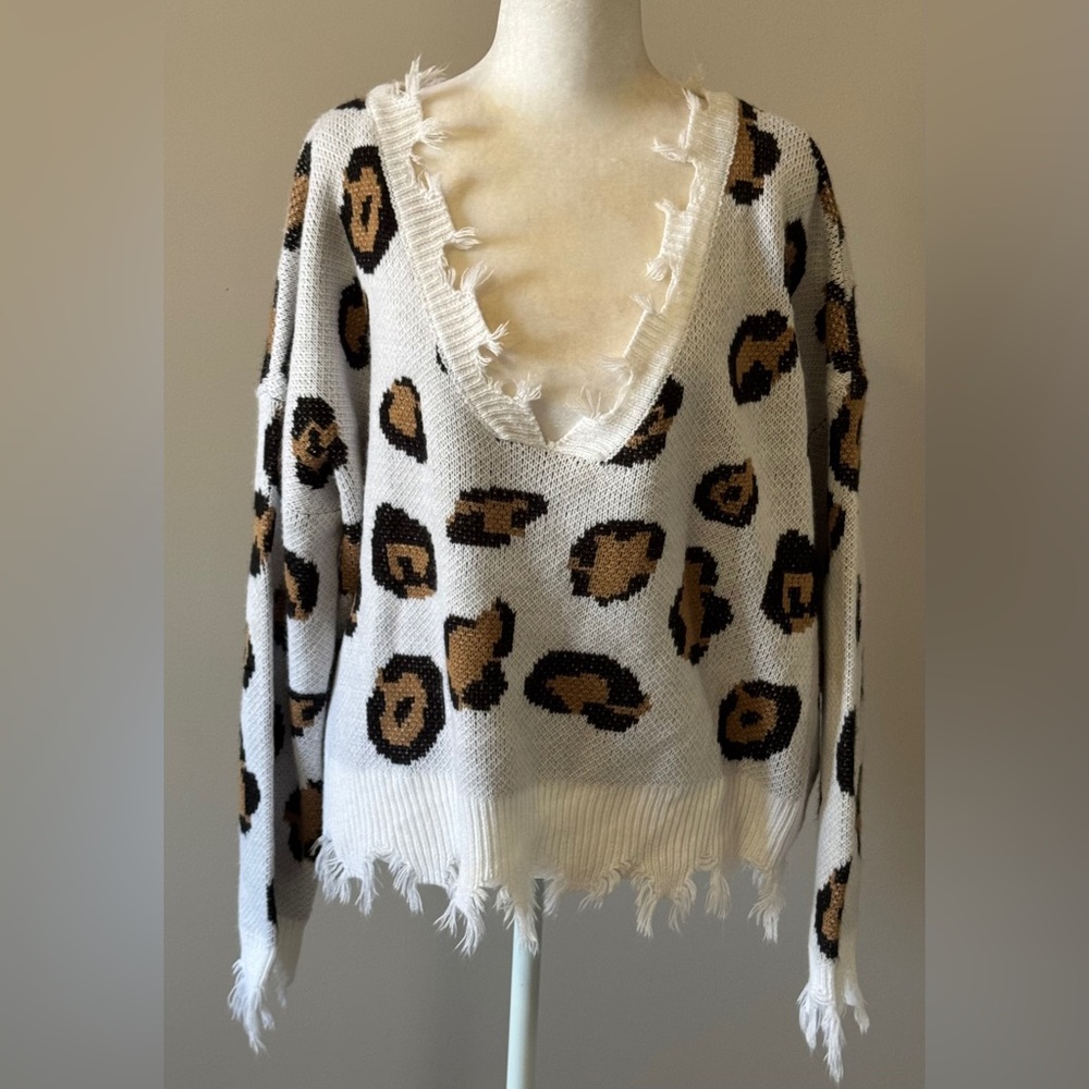 Lala Factory Leopard Distressed Sweater M/L. NWT